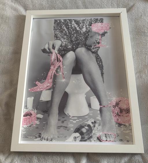  — Pic In White Glass Picture Box Frame