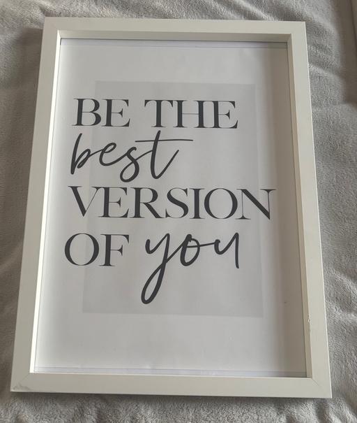  — Pic In White Glass Picture Box Frame