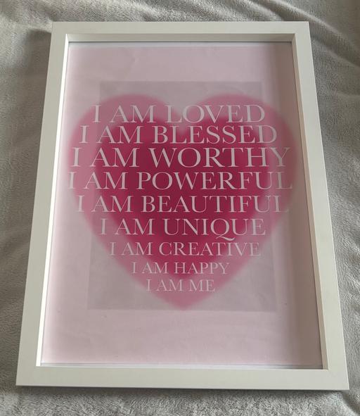  — Pic In White Glass Picture Box Frame