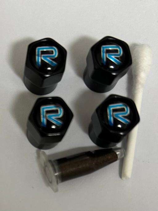  — R Tyre valve caps