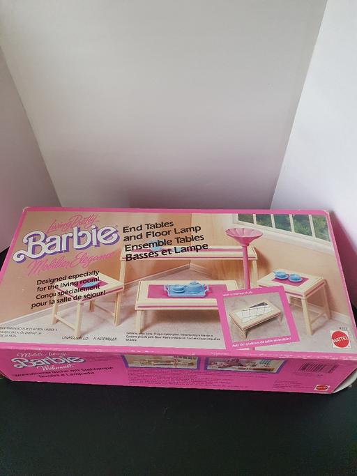  — vintage barbie tables and lamp playset