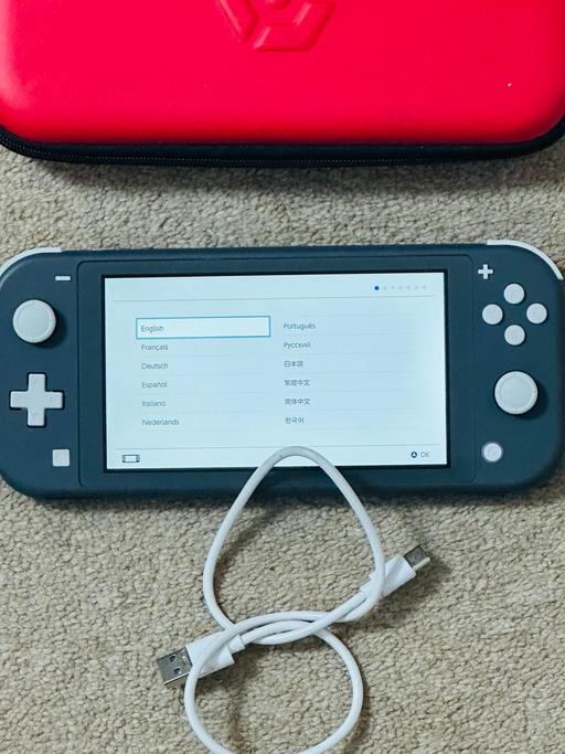  — Nintendo Switch Lite - Grey - With Case