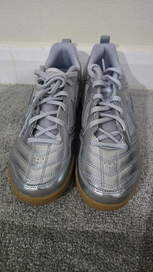 — Nike Gato LV8 GS Metallic Silver Gum Trainers
