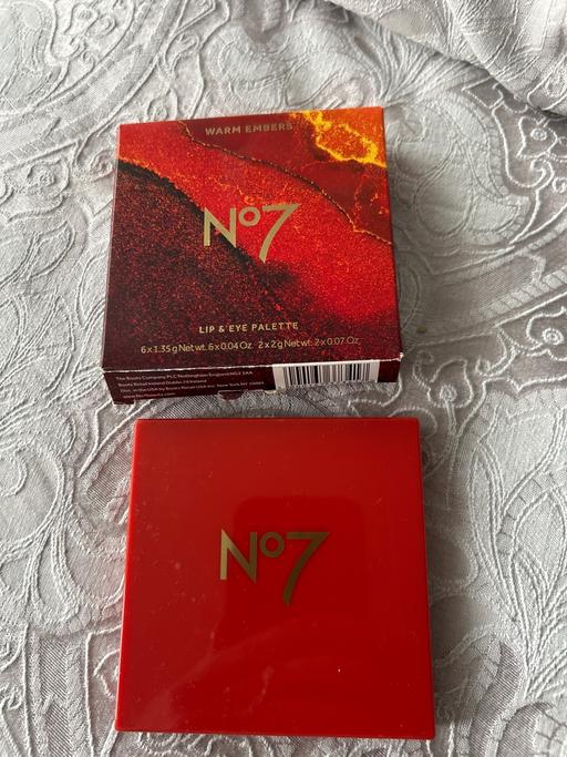  — No 7 lip and eye palette.New. Xmas gift?