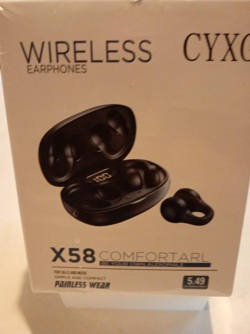  — new sealed box of WIRELESS EARPHONES