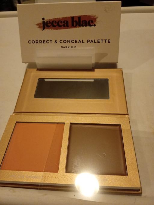  — brand new ladies CONCEAL PALETTE SET