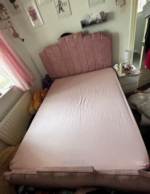 — Pink double bed
