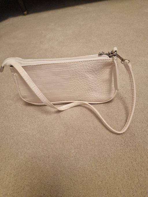  — womens shoulder bag