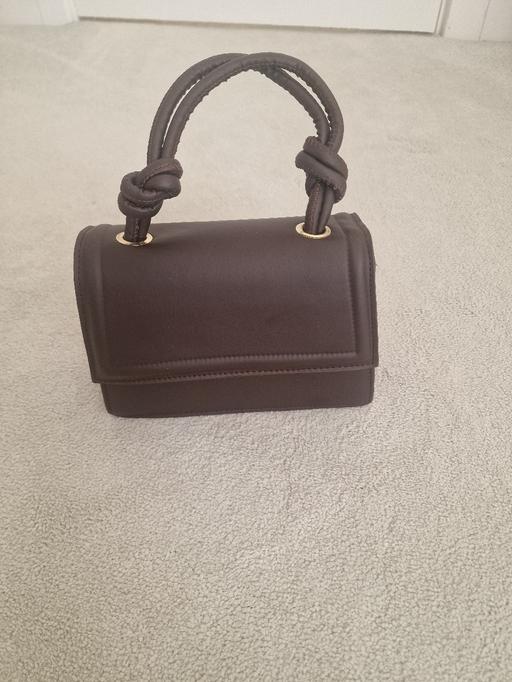  — womens shoulder bag