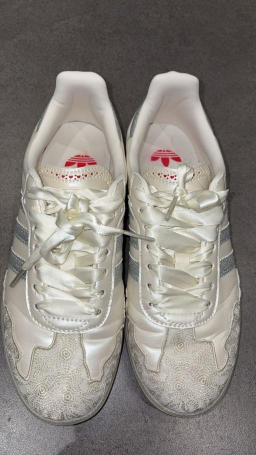  — sparkle adidas trainer
