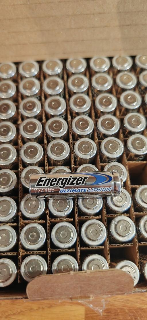  — 100 x Energizer Ultimate Lithium AA Battery