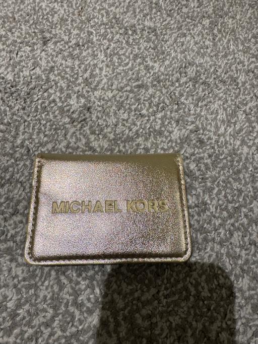  — Michael Kors card holder