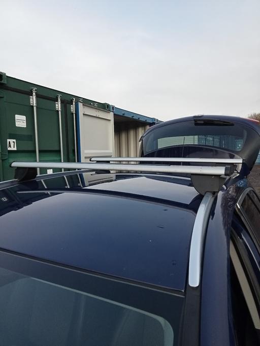 — THULE ROOF BARS.