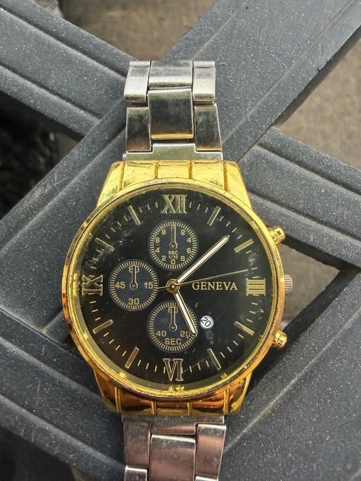  — Genver gold and silver tone men’s watch new