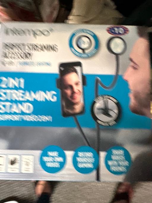  — Streaming stand