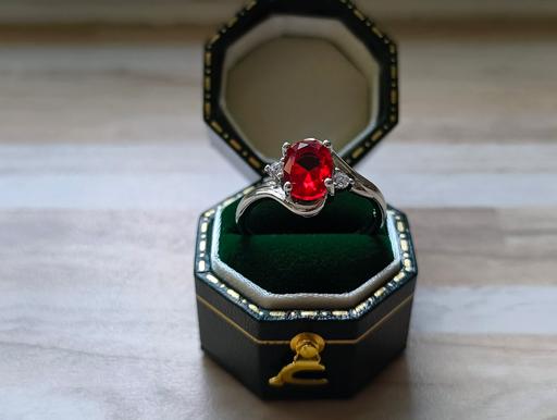  — Silver Brilliant Cut Unique Red Stone Ring