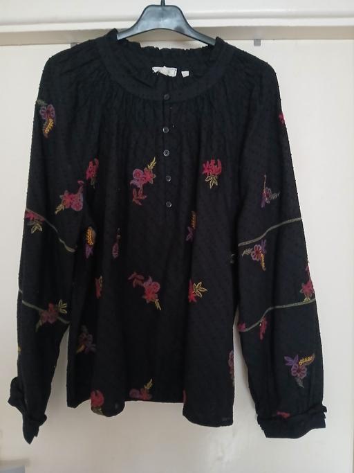 — Long sleeved Top