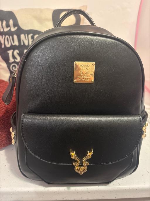  — Medium Backpack