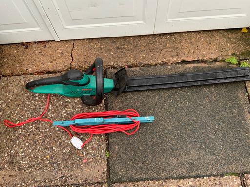  — Electric Hedge cutter