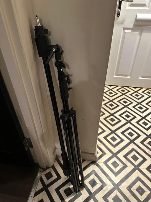  — Video light stand with Boom