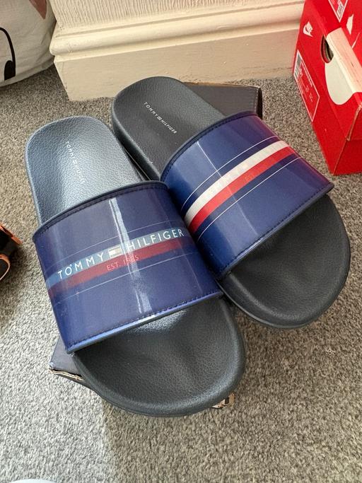  — BRAND NEW TOMMY HILFIGER SLIDERS