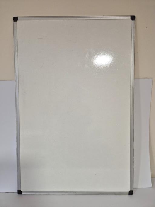  — Whiteboard size 900 x 600mm