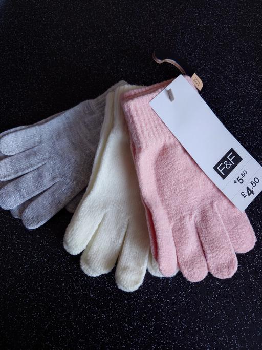  — Girls pack of 3 gloves one size
