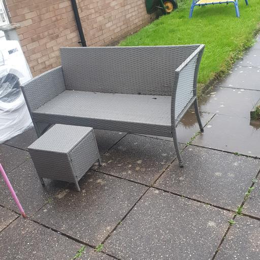  — Nice , 4.5 ft Rattan Sofa & Small Table , VGC