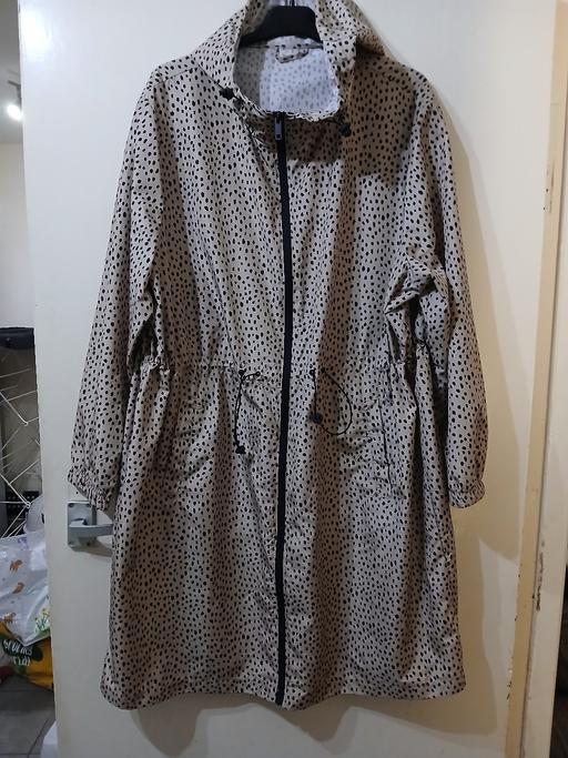  — Hooded Raincoat