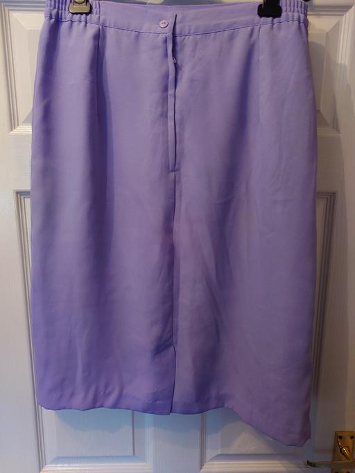  — Women's lilac skirt size 18
