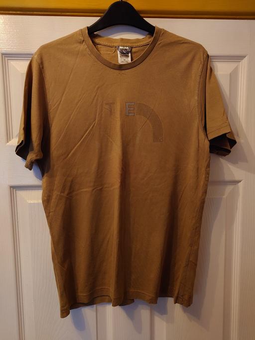  — Mens north face top size S