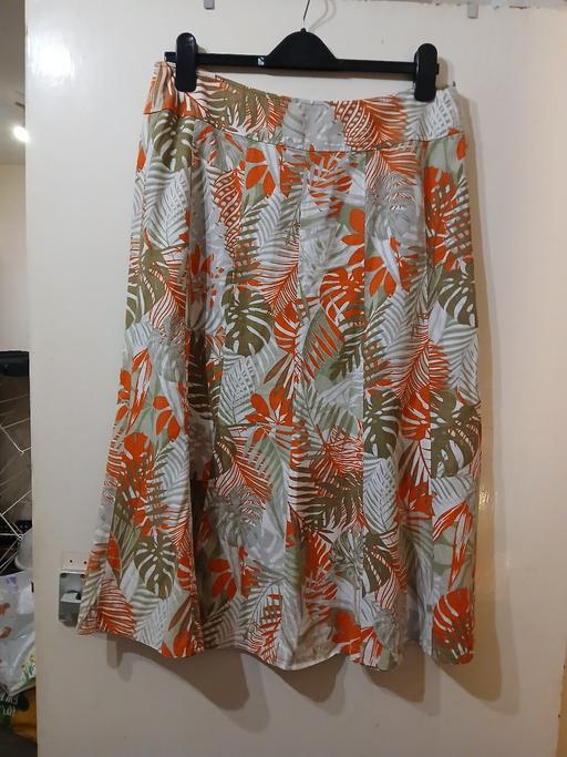  — Skirt