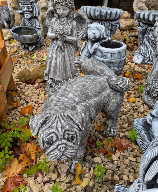  — Weeing Pub Statue