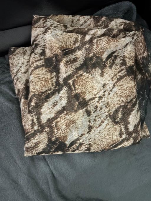  — printed scarf