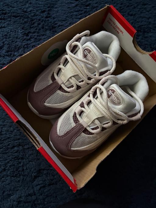  — Brand new infant trainers