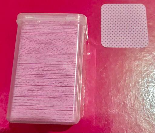  — 200 pieces of lint free nail enamel wipes