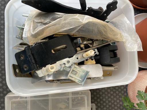  — Hundred of screws and appliances