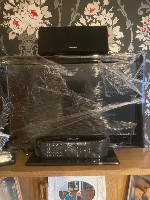  — Small Tv and speaker
