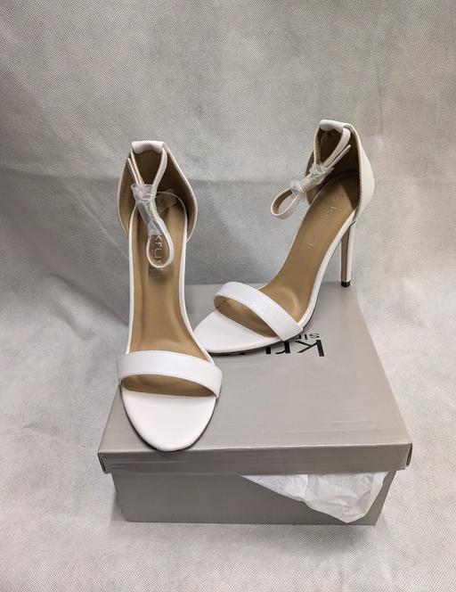  — New size 6 white heels