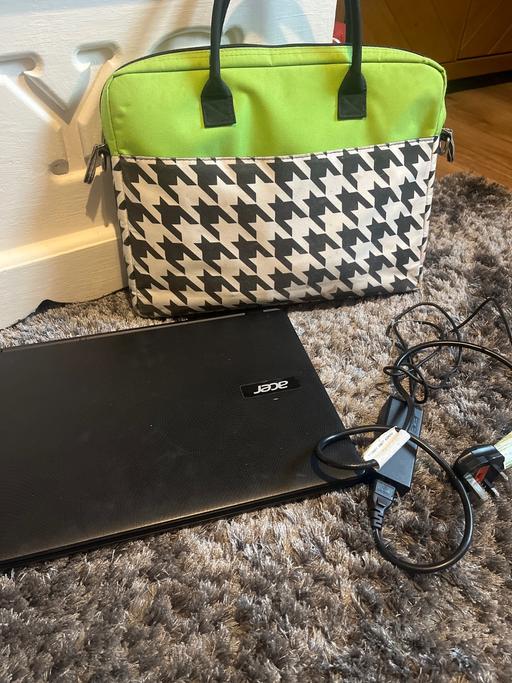 — Acer laptop, charger and bag all working