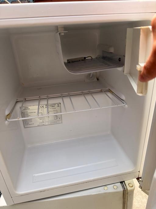  — Countertop fridge