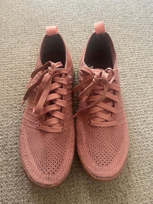 — Pink Nike trainers UK size 4