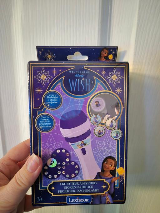  — new Disney Wish 2 In 1 Flashlight & Projector