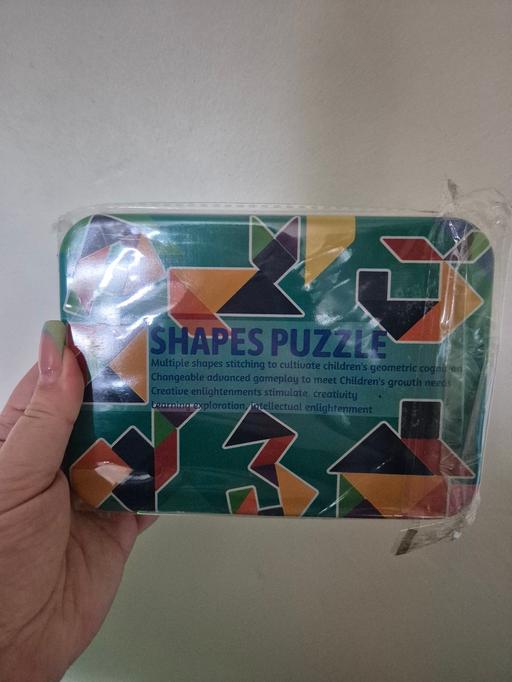  — new Shapes Puzzle