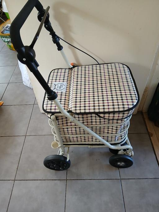  — Shop/trolley Seat.
