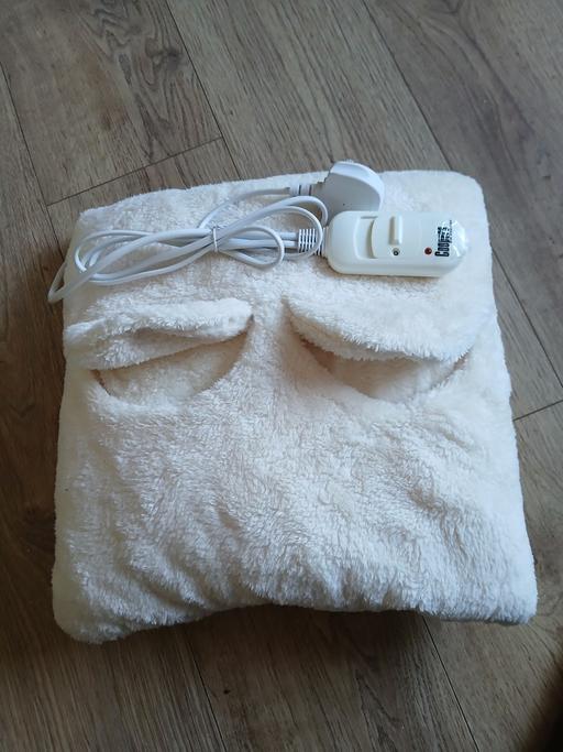  — Foot Warmer Cushion