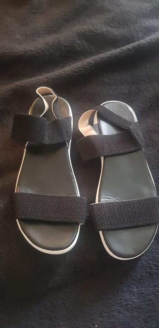  — ladies shoes size 8