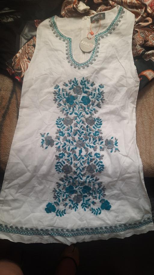  — Apricot White Embroidered Tunic Top – XS