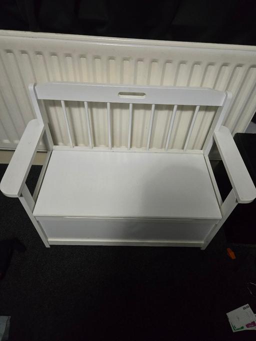  — Wooden storage bench