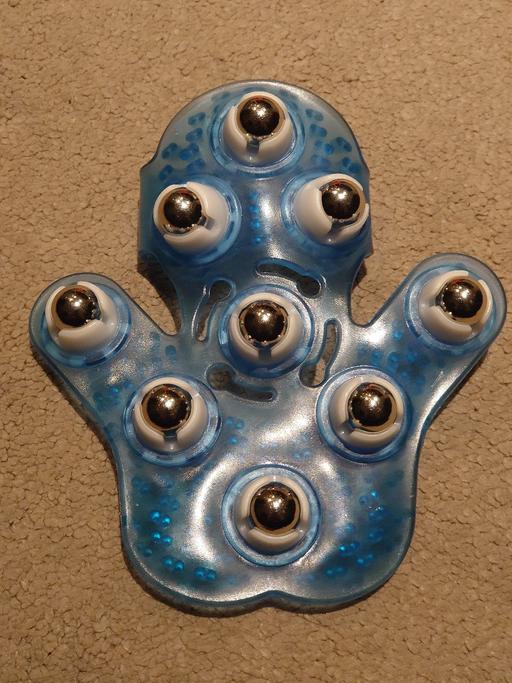  — Rolling Ball Massage Glove